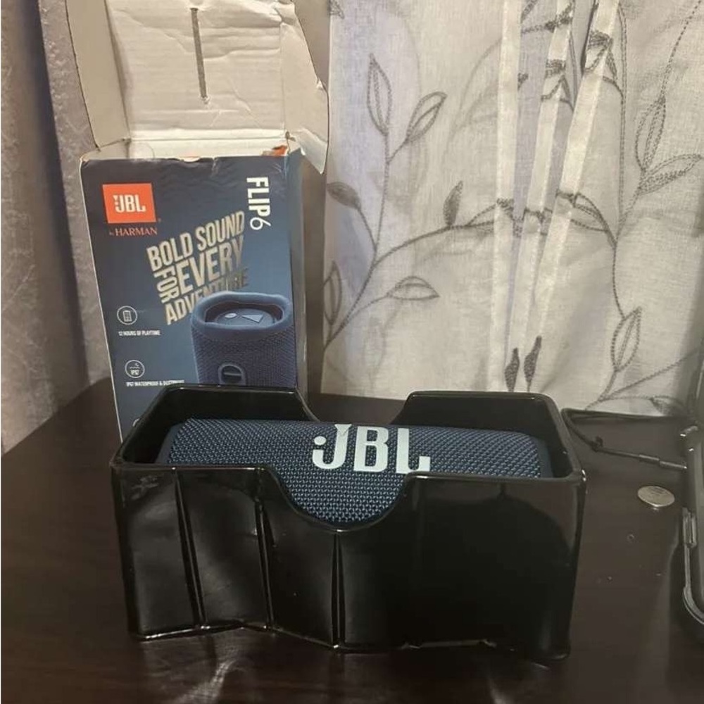 JBL flip 6 blue speaker